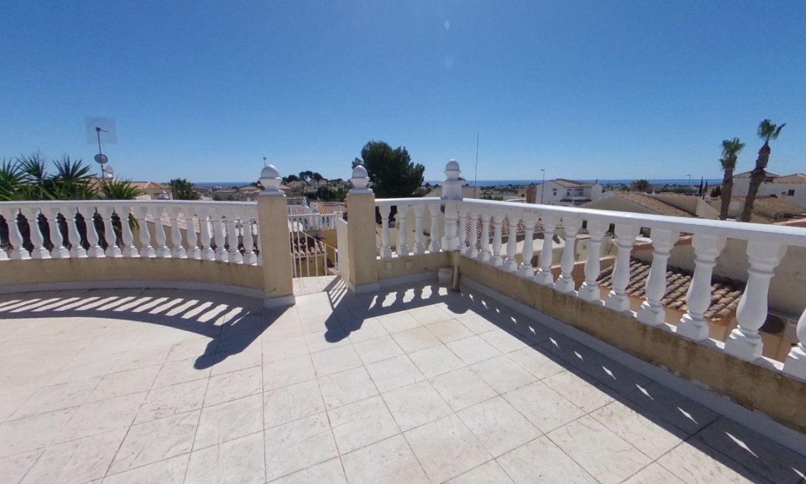 Resale - Villa -
Villamartin - Costa Blanca