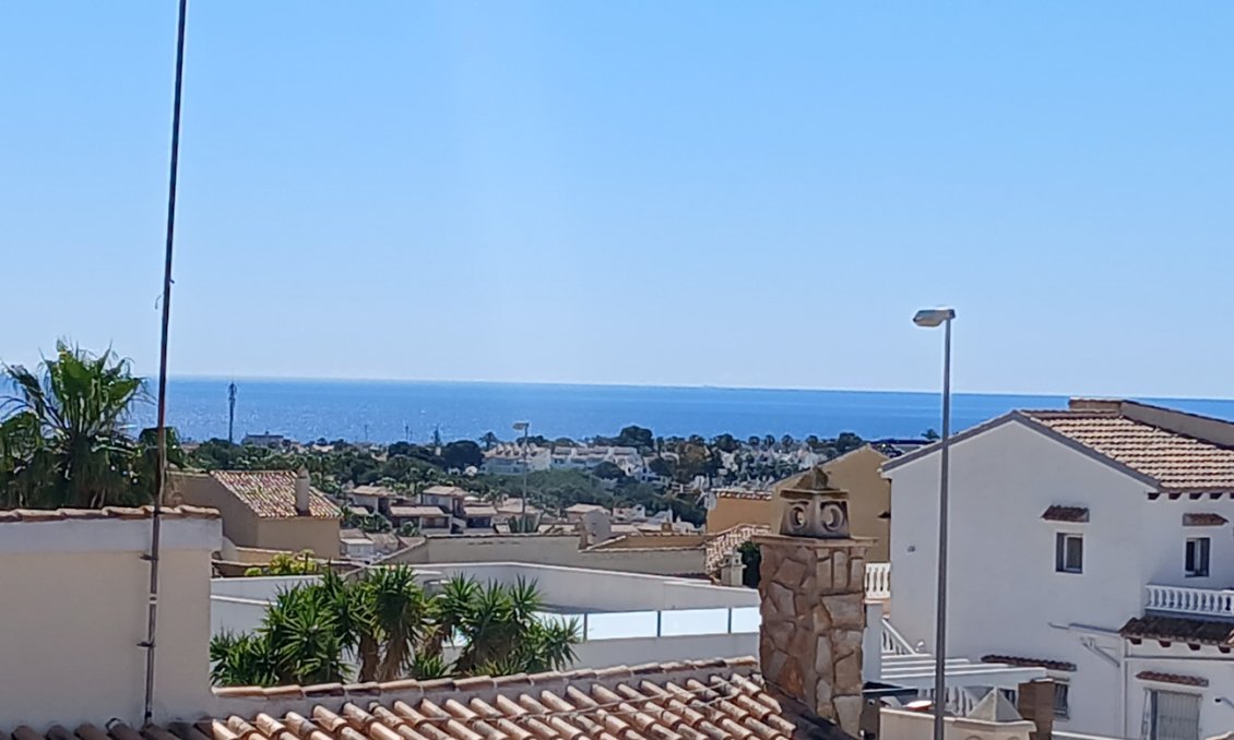 Resale - Villa -
Villamartin - Costa Blanca