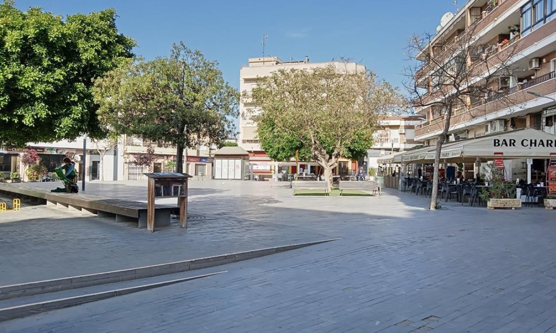 Resale - Villa / Semi semi-detached -
Los Montesinos - PUEBLO CENTRO