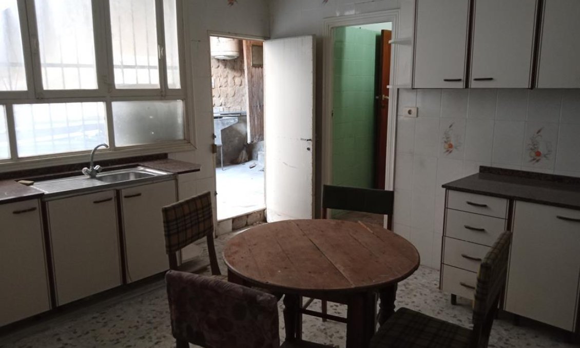 Resale - Villa / Semi semi-detached -
HurchIllo - PUEBLO CENTRO