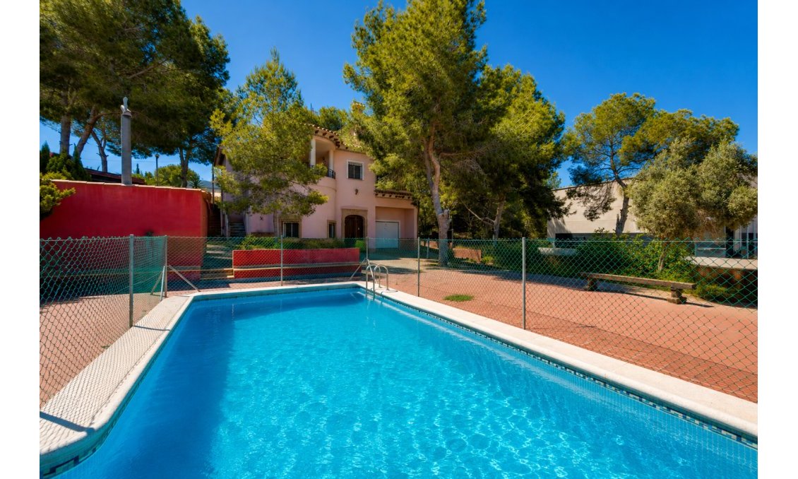 Resale - Villa -
San Miguel de Salinas - Inland