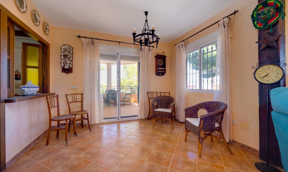 Resale - Villa -
San Miguel de Salinas - Inland