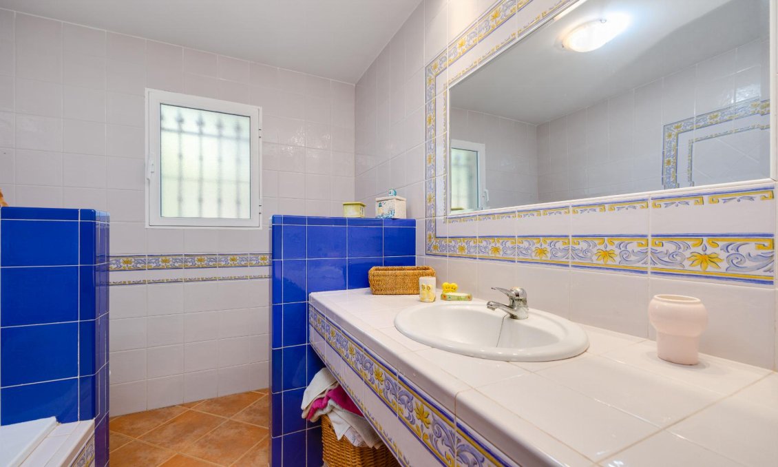 Resale - Villa -
San Miguel de Salinas - Inland