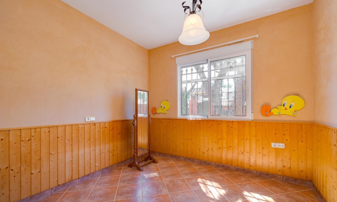 Resale - Villa -
San Miguel de Salinas - Inland
