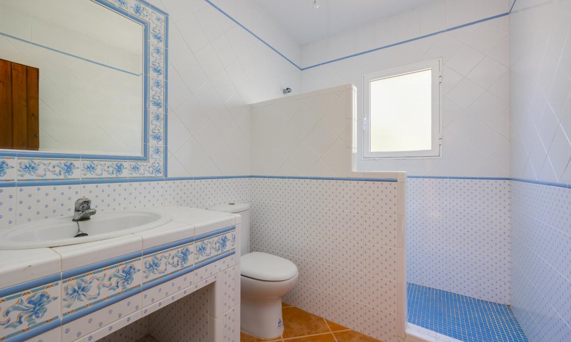 Resale - Villa -
San Miguel de Salinas - Inland