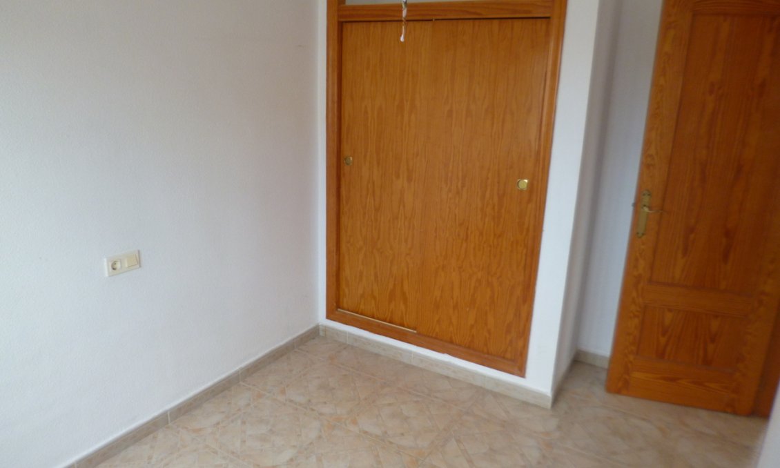 Használt Ingatlanok - Sorház -
Playa Flamenca - Costa Blanca