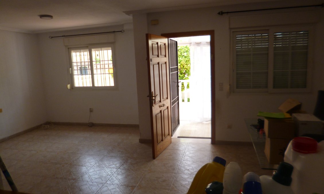Használt Ingatlanok - Sorház -
Playa Flamenca - Costa Blanca
