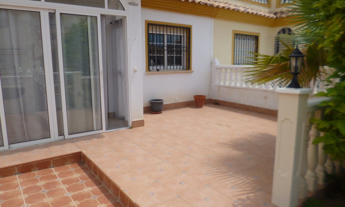 Használt Ingatlanok - Sorház -
Playa Flamenca - Costa Blanca