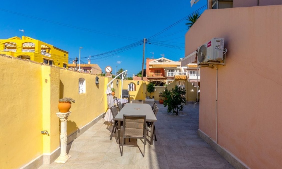 Resale - Apartment -
Torrevieja - La Rosaleda