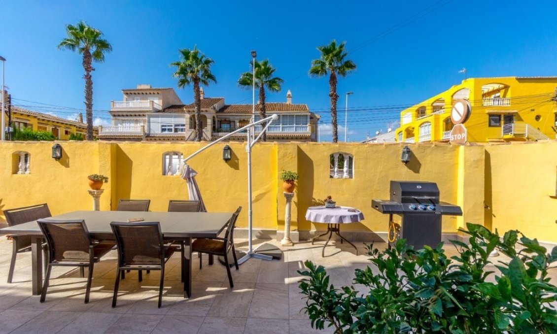 Resale - Apartment -
Torrevieja - La Rosaleda