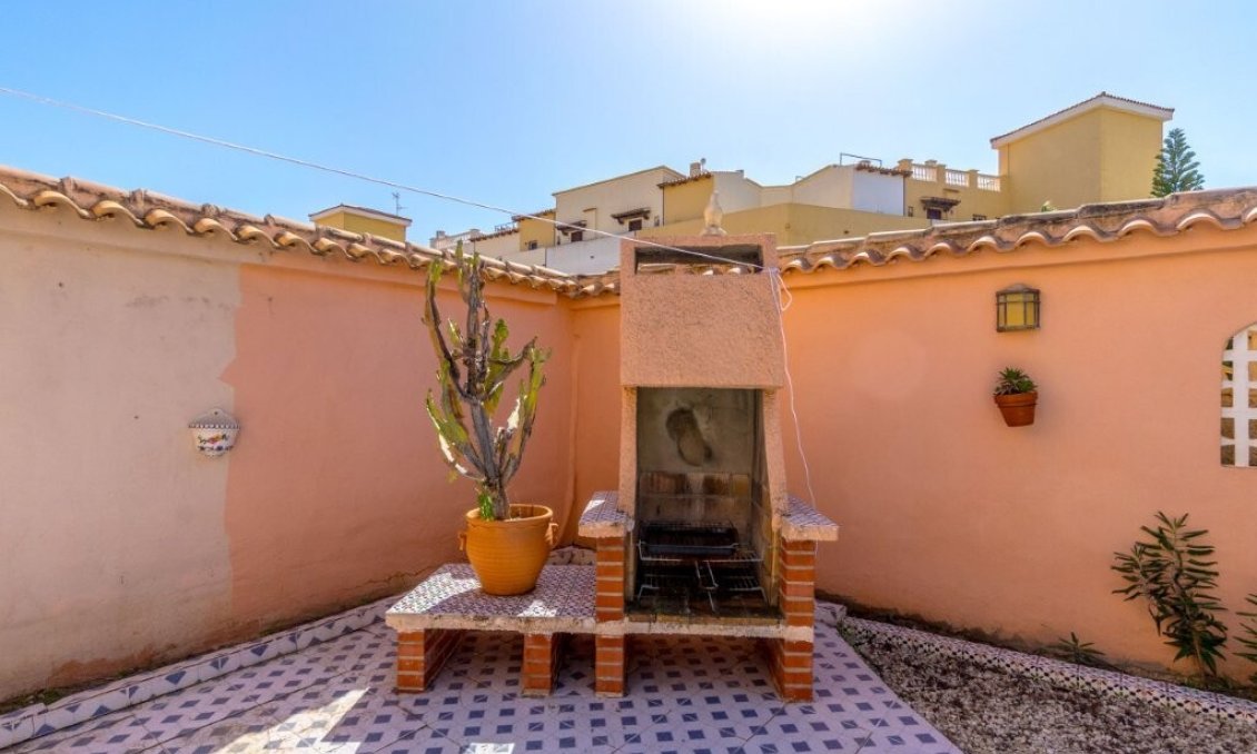 Resale - Apartment -
Torrevieja - La Rosaleda