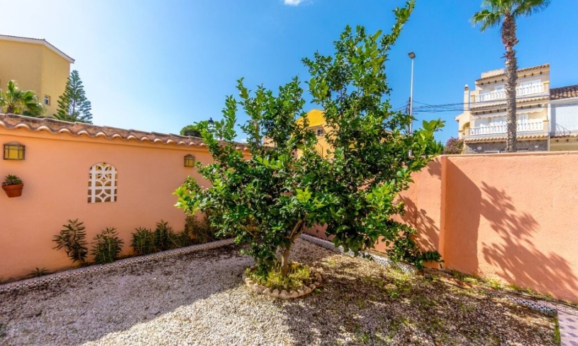 Resale - Apartment -
Torrevieja - La Rosaleda