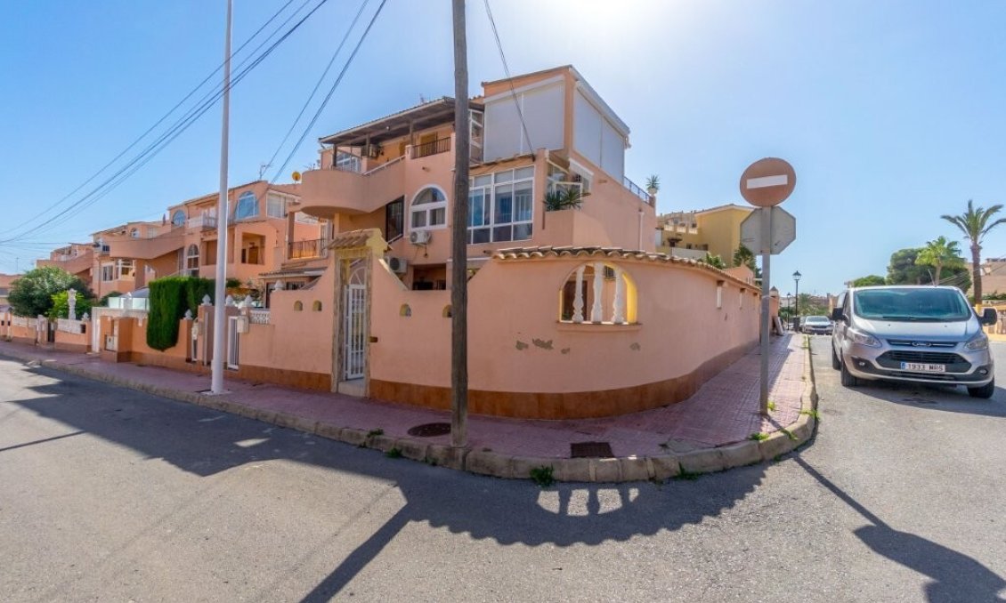 Resale - Apartment -
Torrevieja - La Rosaleda