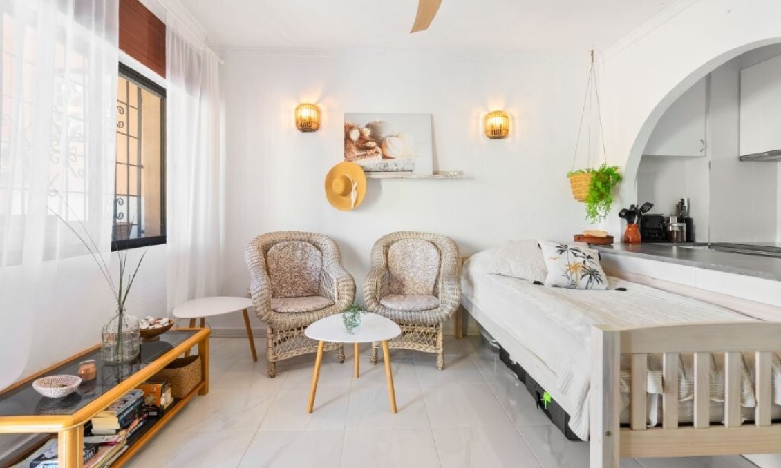 Resale - Apartment -
Torrevieja - La Rosaleda