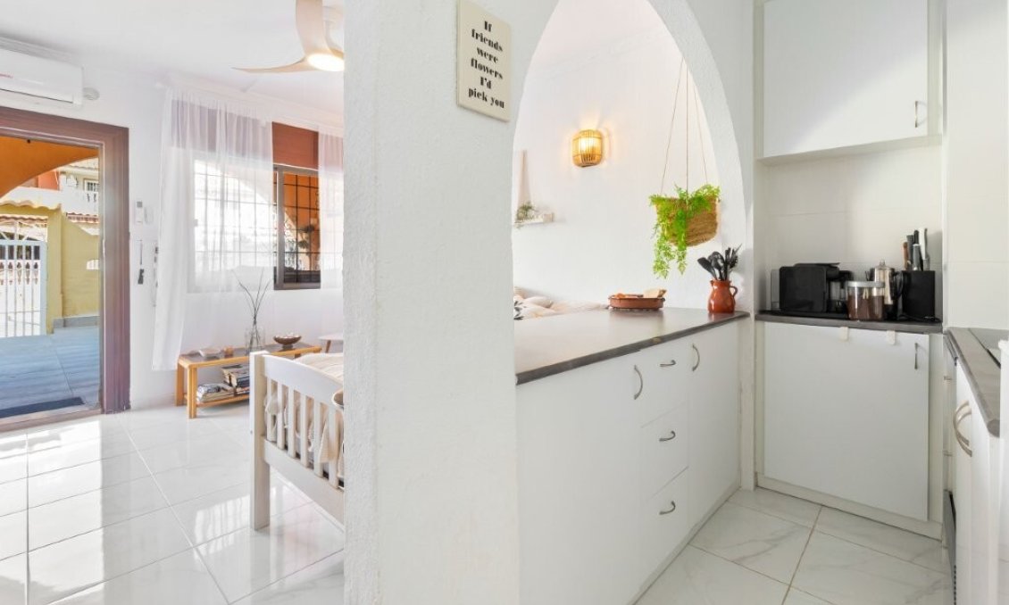 Resale - Apartment -
Torrevieja - La Rosaleda