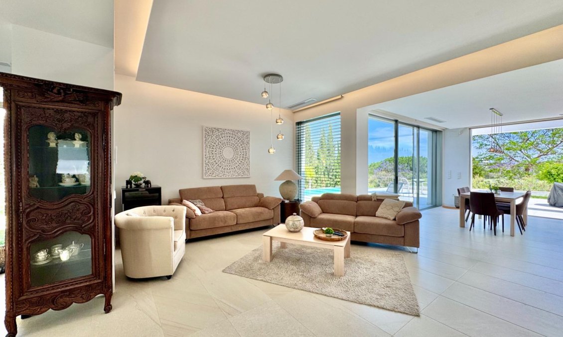 Resale - Villa -
Orihuela - Las Colinas Golf