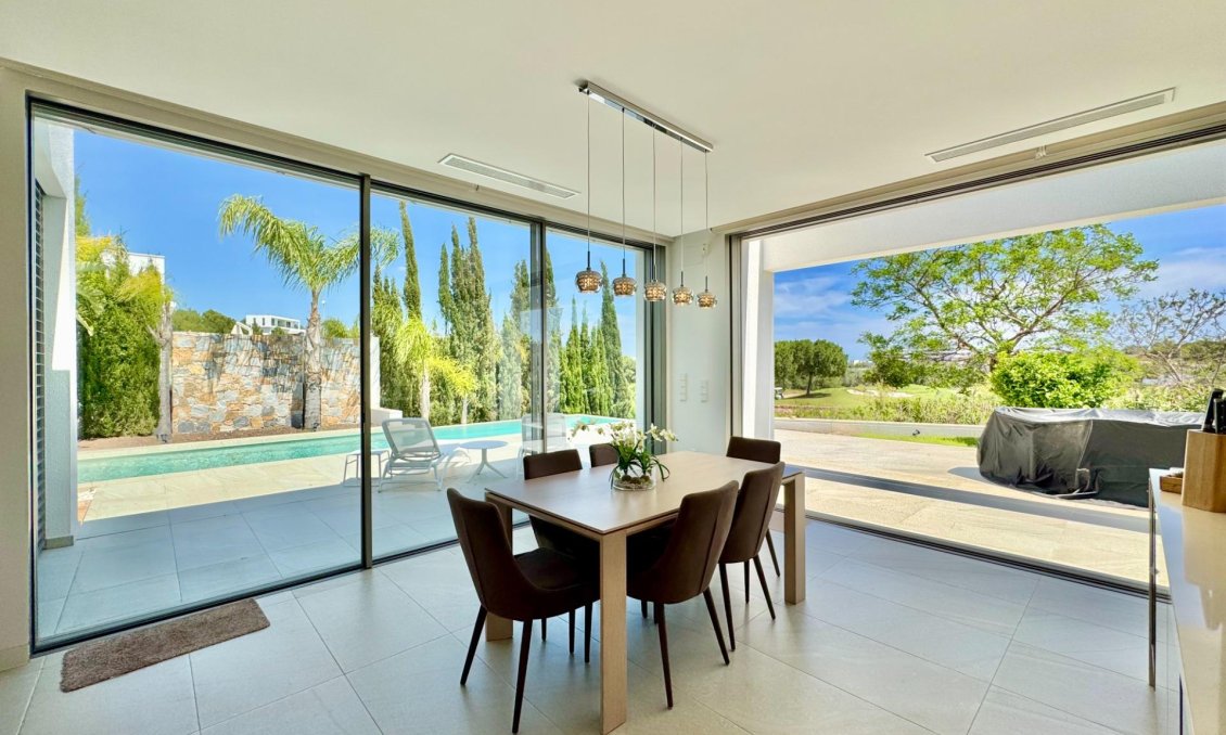 Resale - Villa -
Orihuela - Las Colinas Golf