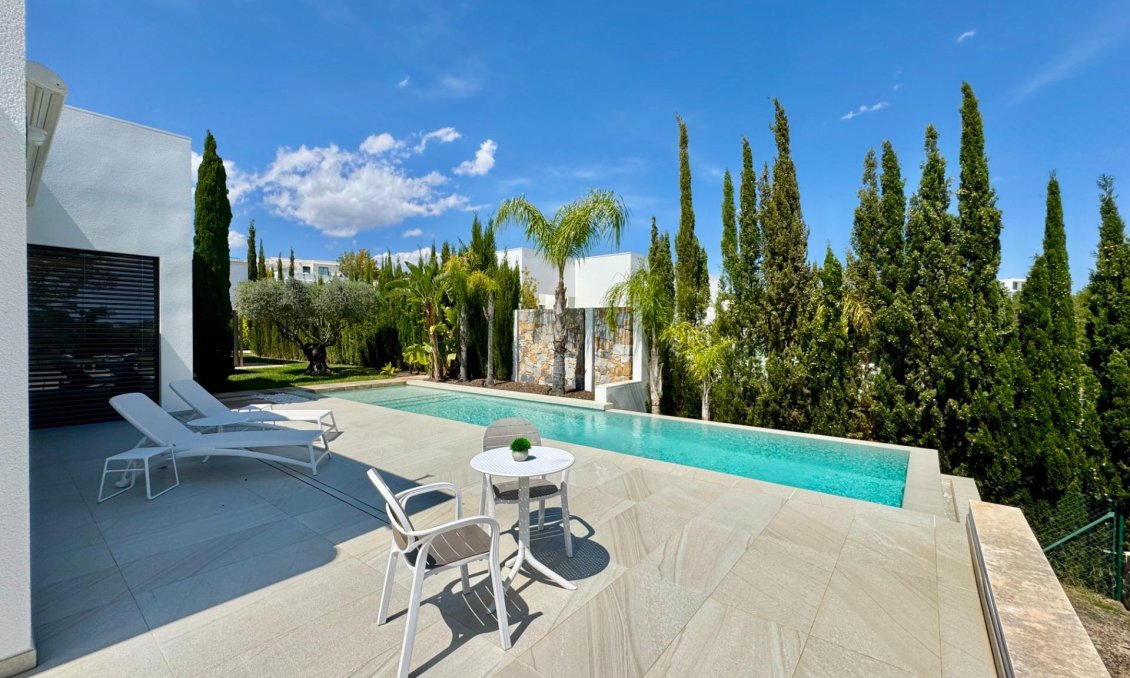 Resale - Villa -
Orihuela - Las Colinas Golf