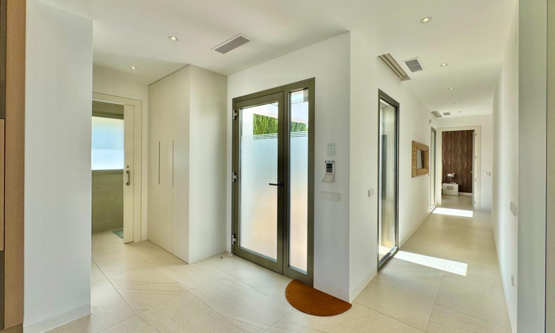 Resale - Villa -
Orihuela - Las Colinas Golf