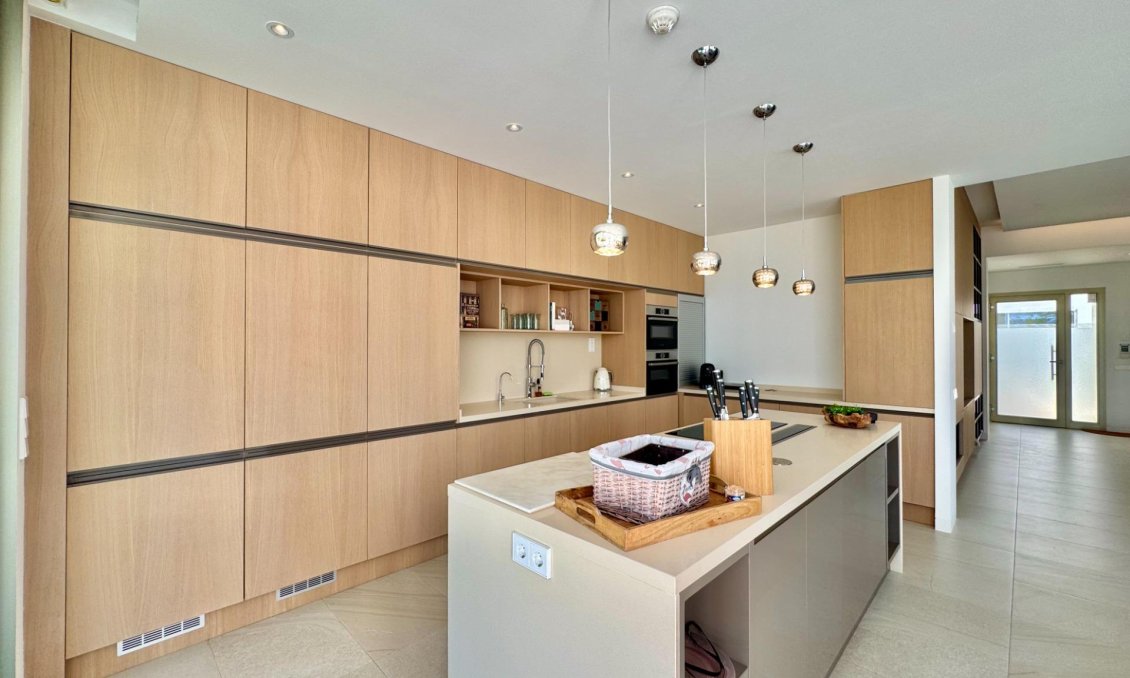 Resale - Villa -
Orihuela - Las Colinas Golf