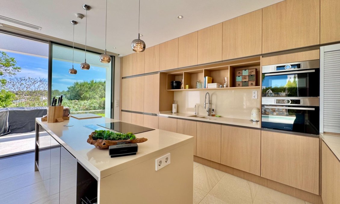 Resale - Villa -
Orihuela - Las Colinas Golf