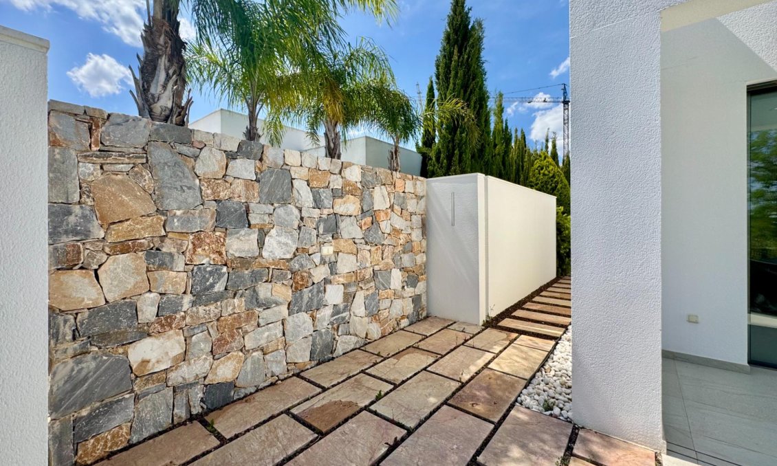 Resale - Villa -
Orihuela - Las Colinas Golf