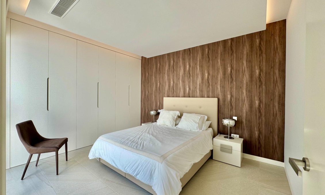 Resale - Villa -
Orihuela - Las Colinas Golf