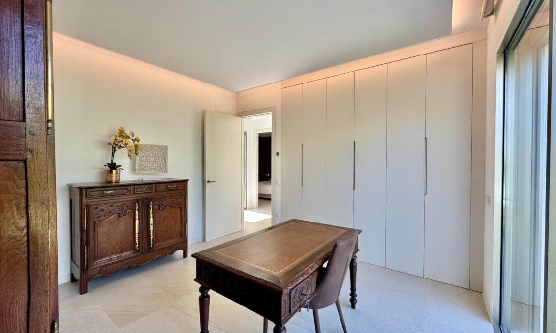 Resale - Villa -
Orihuela - Las Colinas Golf