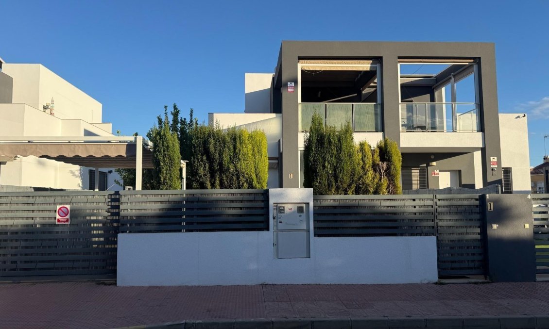 Resale - Townhouse -
Torrevieja - Aguas Nuevas