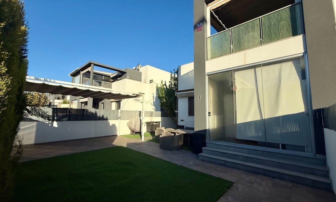 Resale - Townhouse -
Torrevieja - Aguas Nuevas