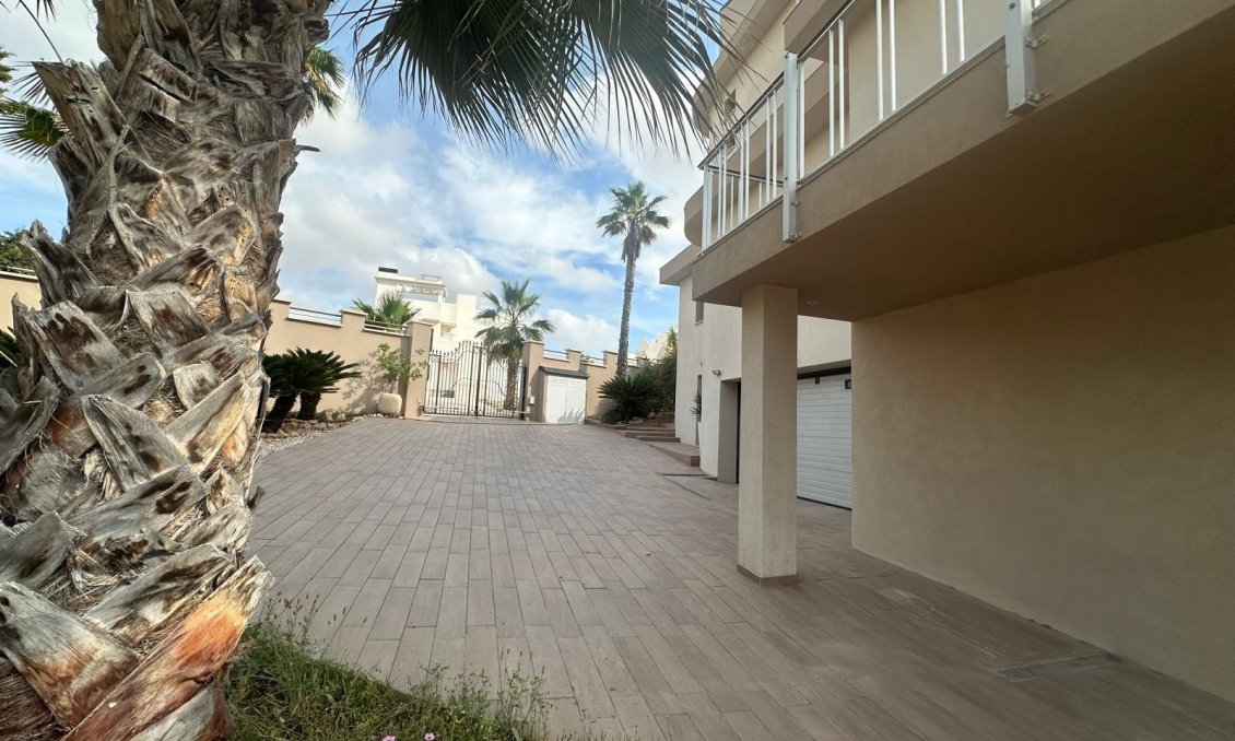 Használt Ingatlanok - Villa -
Ciudad Quesada - Costa Blanca Sur