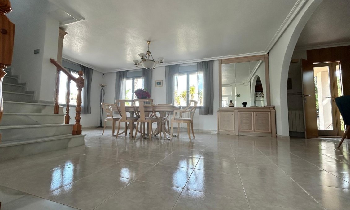 Használt Ingatlanok - Villa -
Ciudad Quesada - Costa Blanca Sur