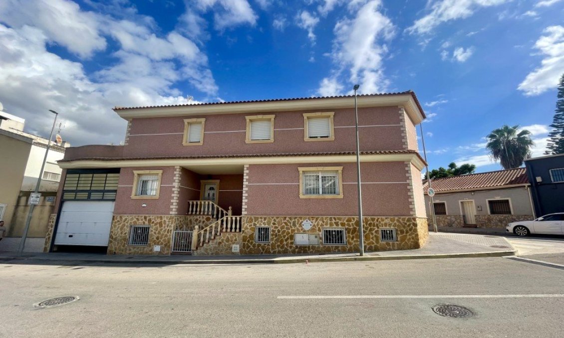 Resale - Villa -
Formentera del Segura - Costa Blanca