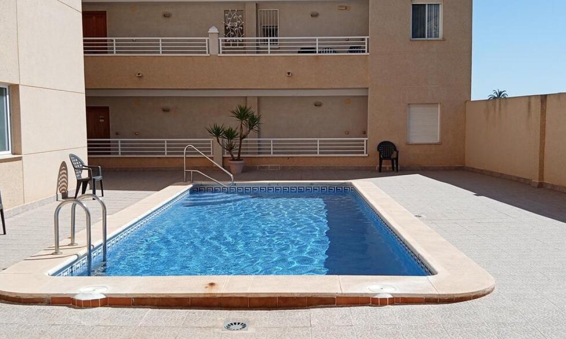 Resale - Apartment -
Los Montesinos - PUEBLO CENTRO