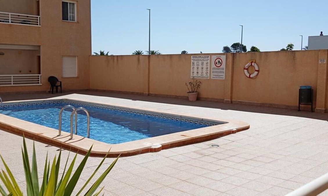 Resale - Apartment -
Los Montesinos - PUEBLO CENTRO