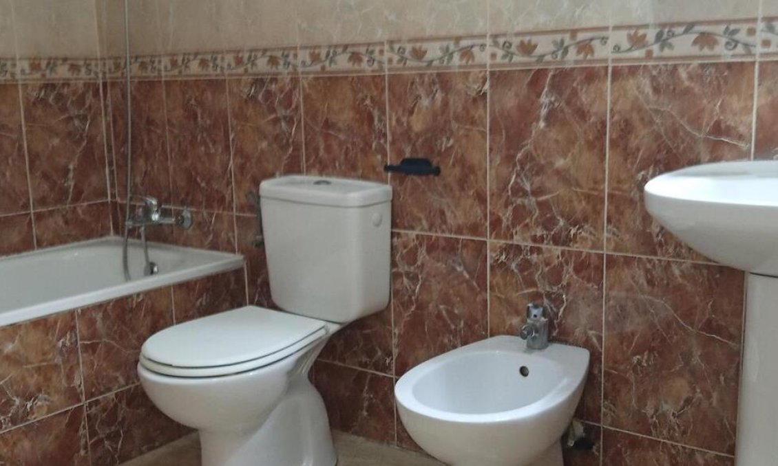 Resale - Apartment -
Los Montesinos - PUEBLO CENTRO