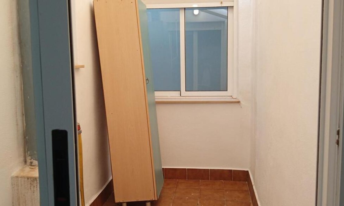 Resale - Apartment -
Los Montesinos - PUEBLO CENTRO