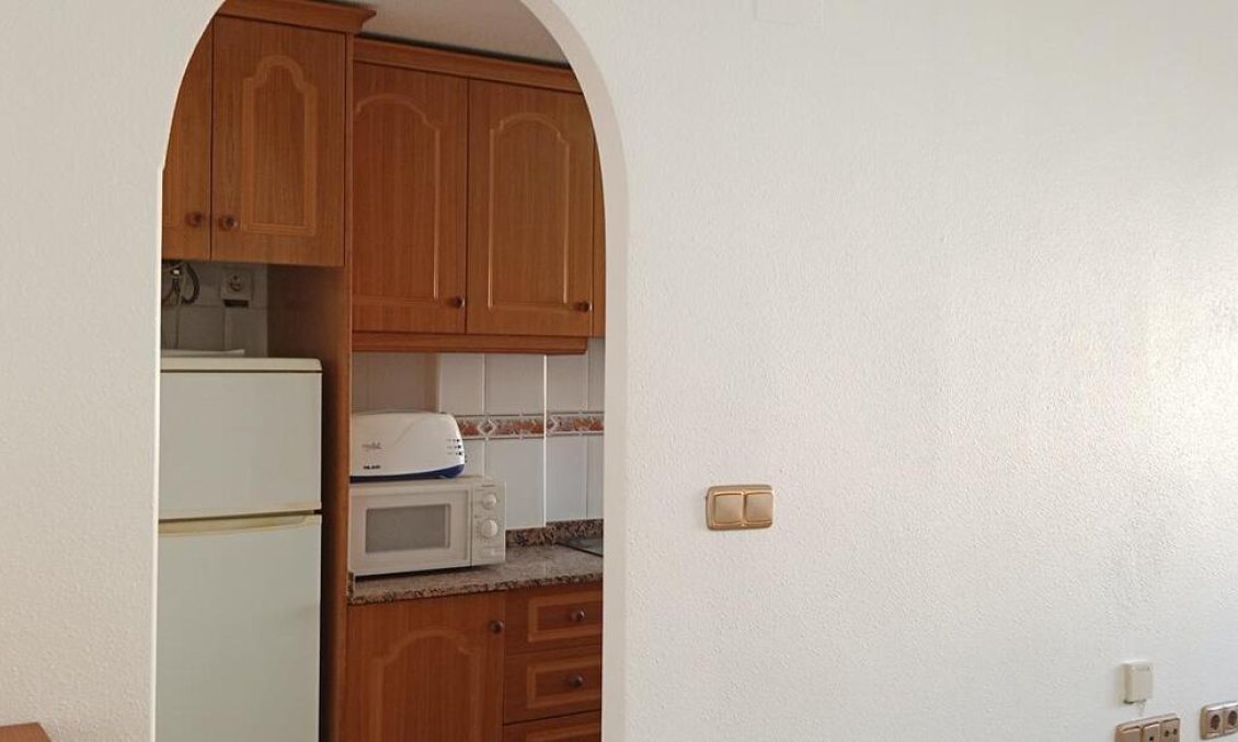 Resale - Apartment -
Los Montesinos - PUEBLO CENTRO