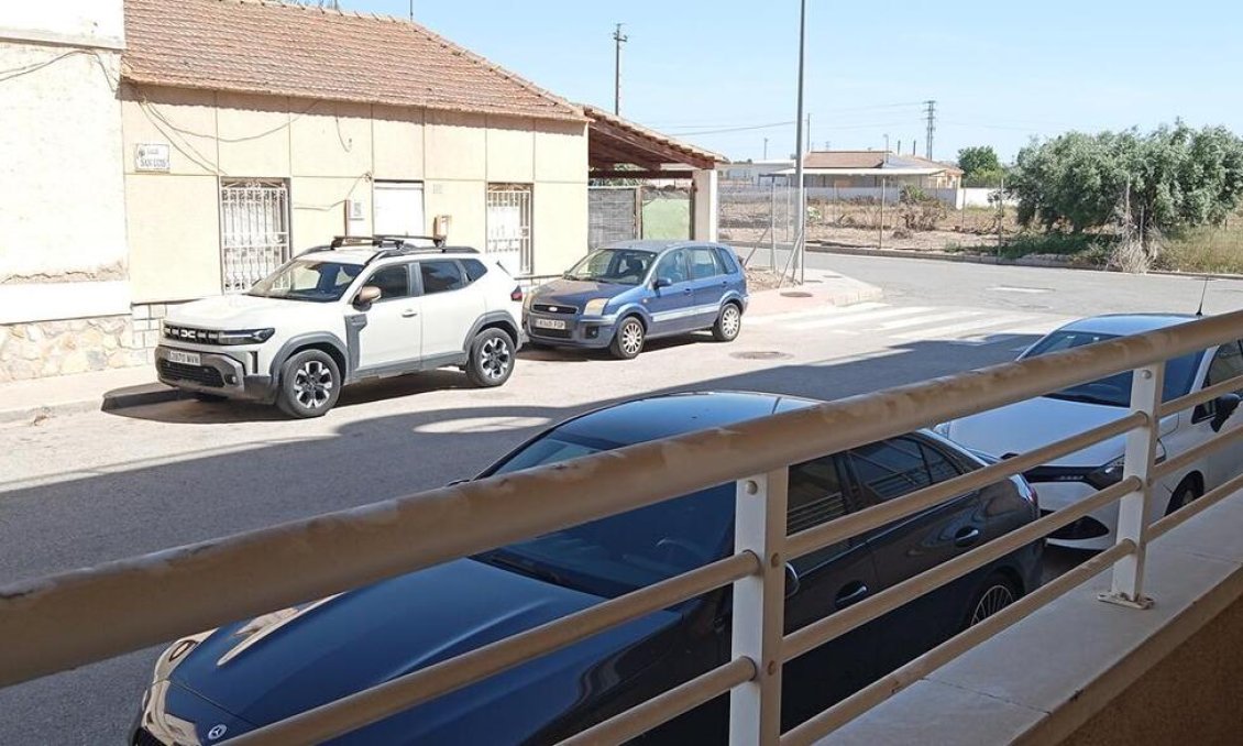 Resale - Apartment -
Los Montesinos - PUEBLO CENTRO
