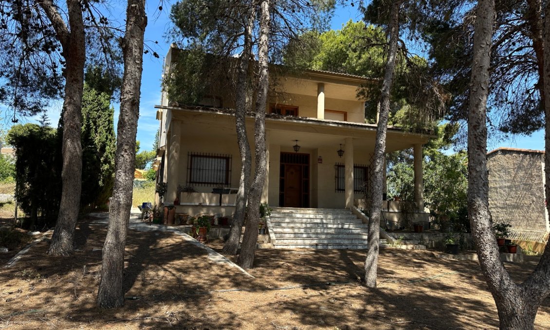 Resale - Villa -
Torrevieja - Costa Blanca