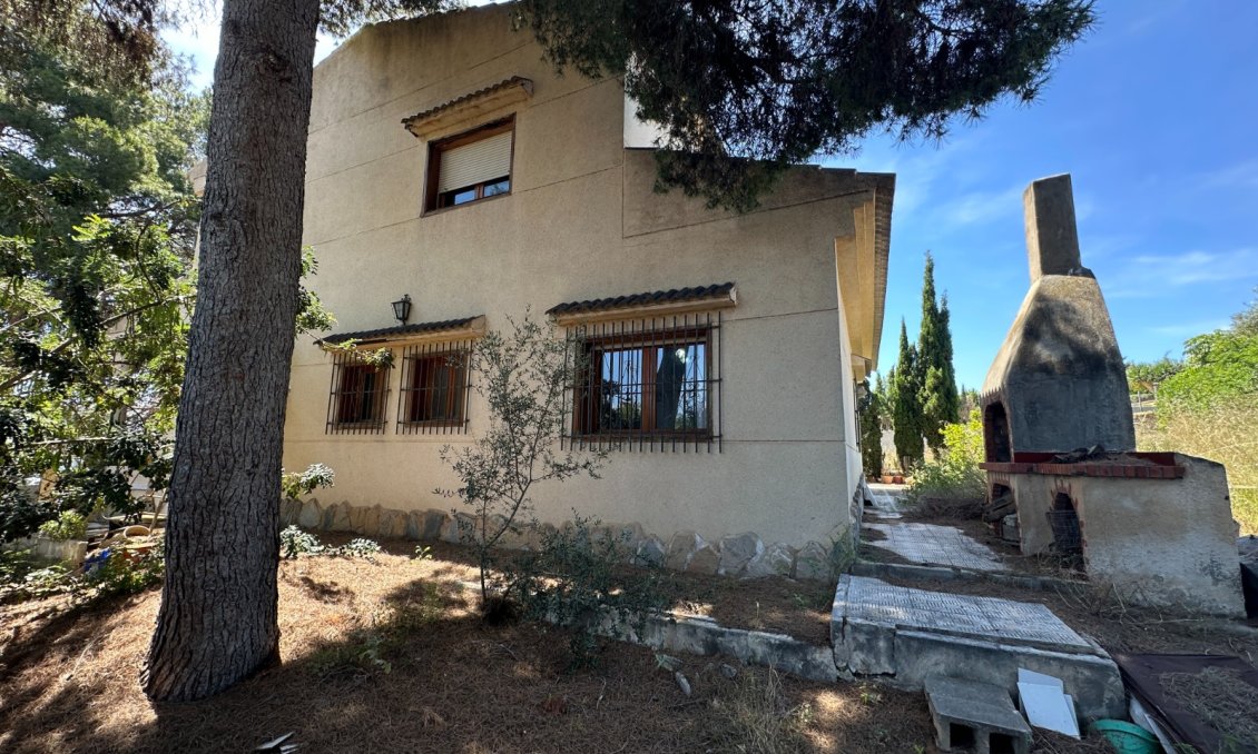 Resale - Villa -
Torrevieja - Costa Blanca