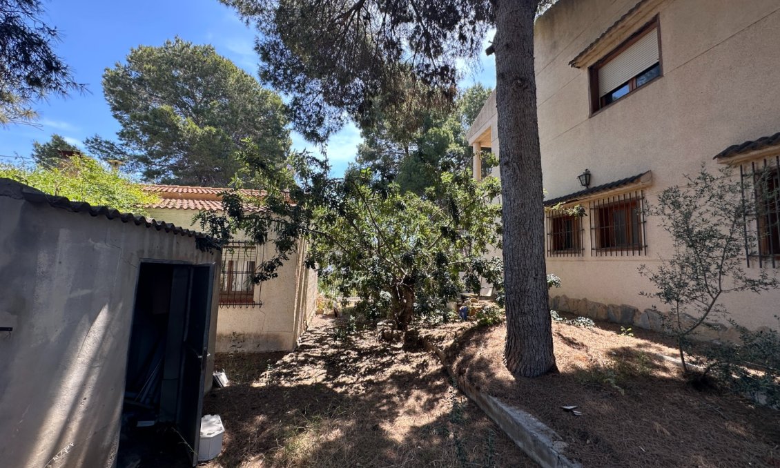 Resale - Villa -
Torrevieja - Costa Blanca