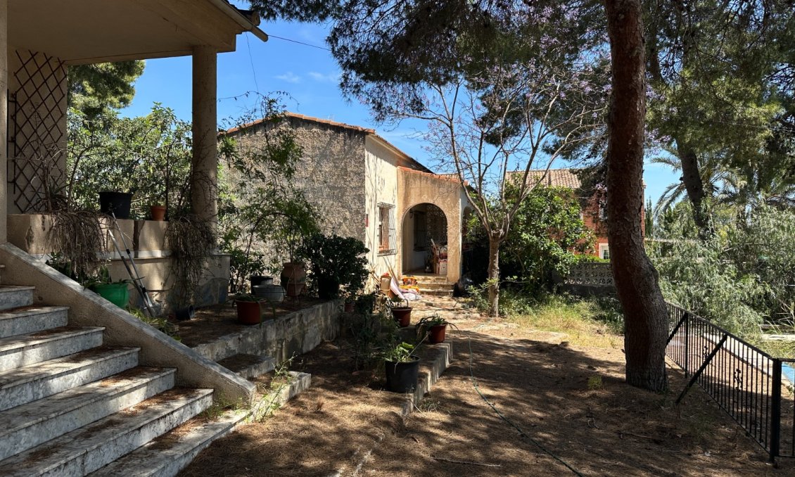 Resale - Villa -
Torrevieja - Costa Blanca