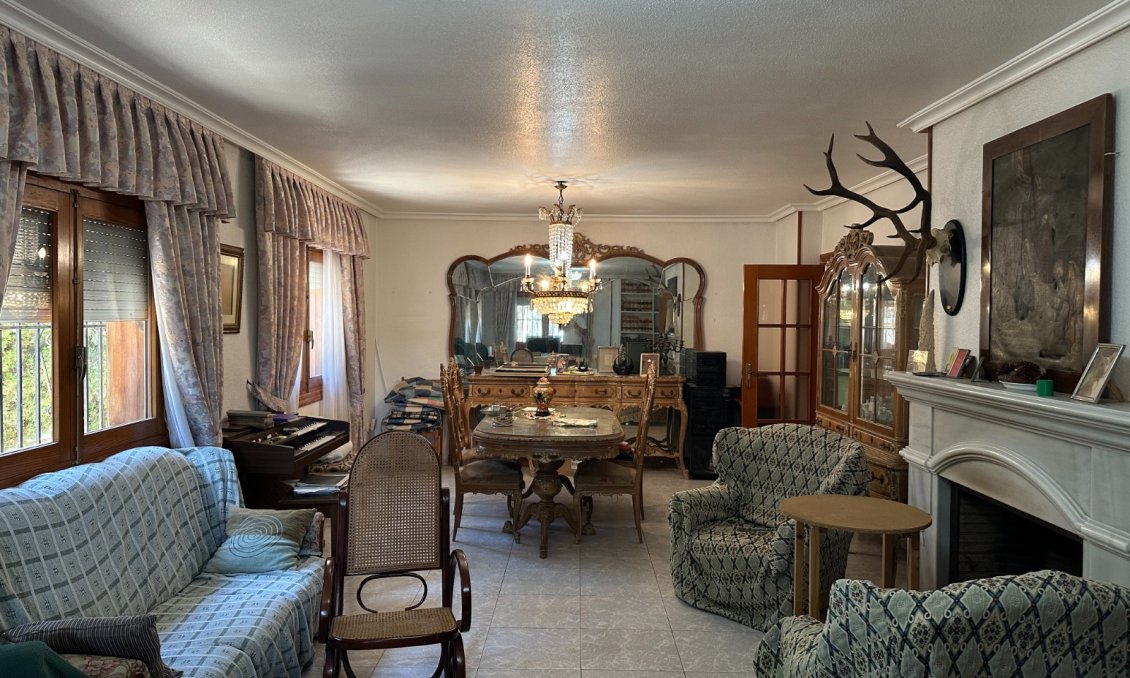 Resale - Villa -
Torrevieja - Costa Blanca