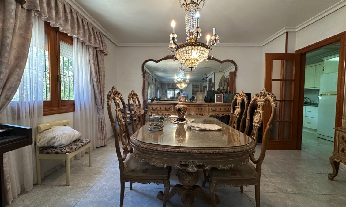 Resale - Villa -
Torrevieja - Costa Blanca