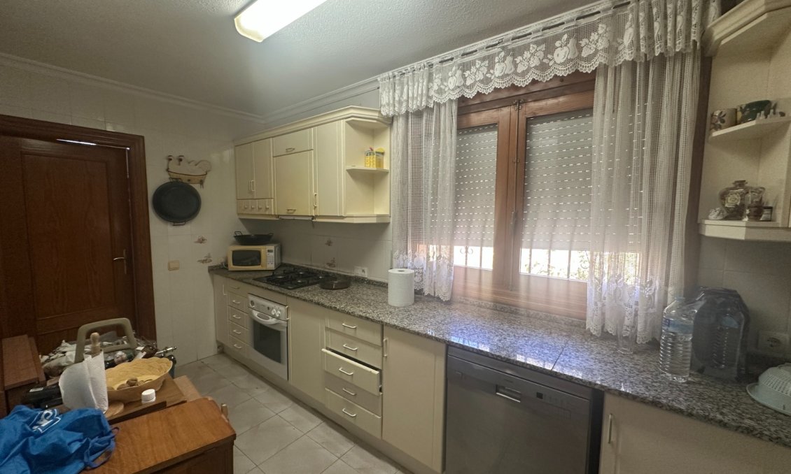 Resale - Villa -
Torrevieja - Costa Blanca