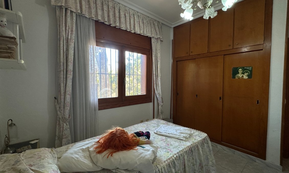 Resale - Villa -
Torrevieja - Costa Blanca