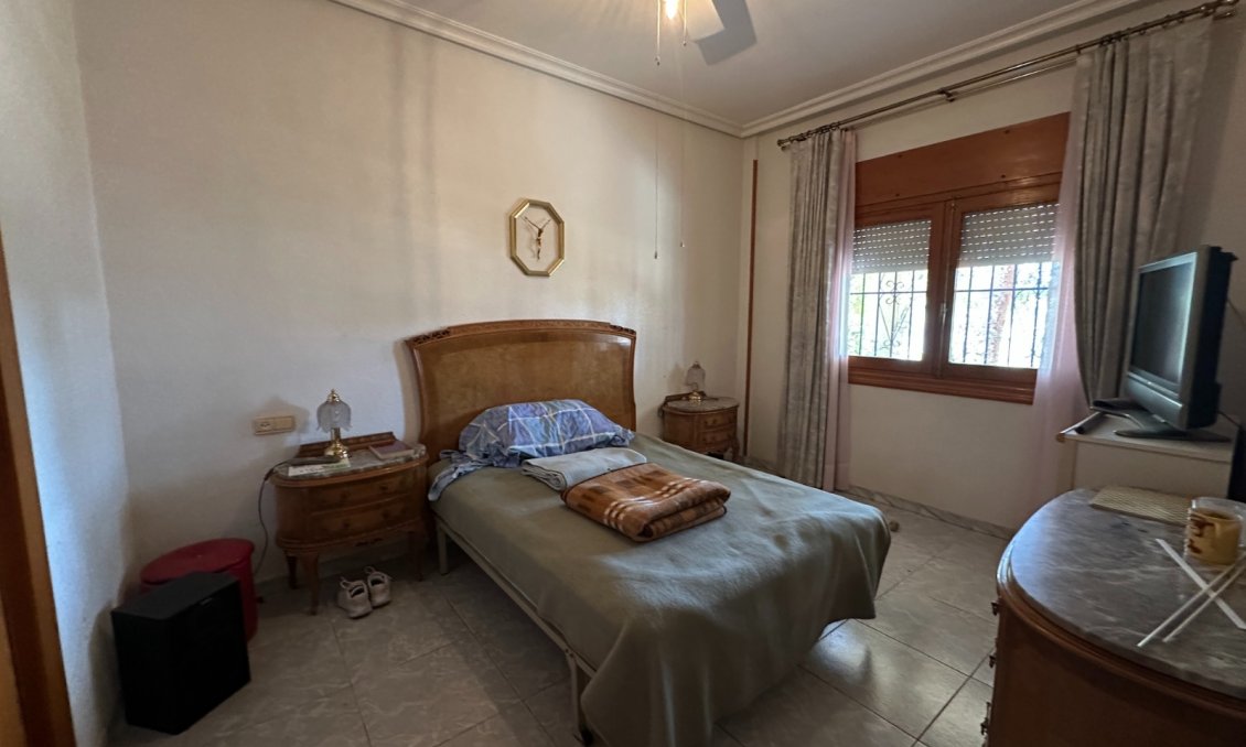 Resale - Villa -
Torrevieja - Costa Blanca