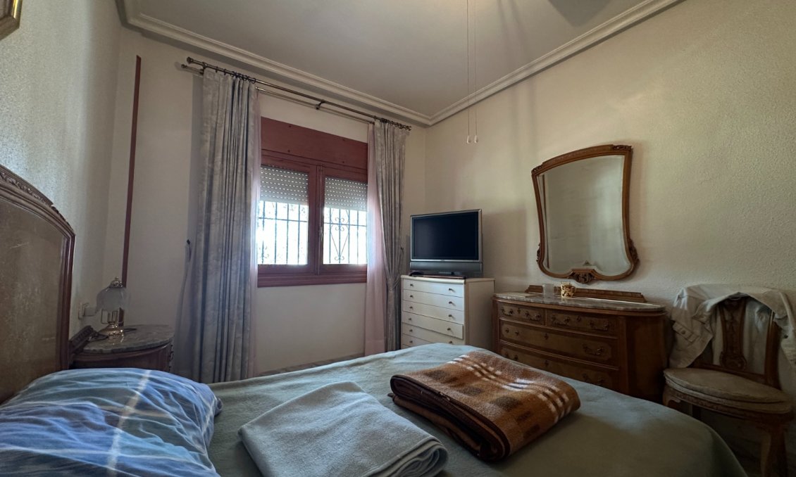 Resale - Villa -
Torrevieja - Costa Blanca