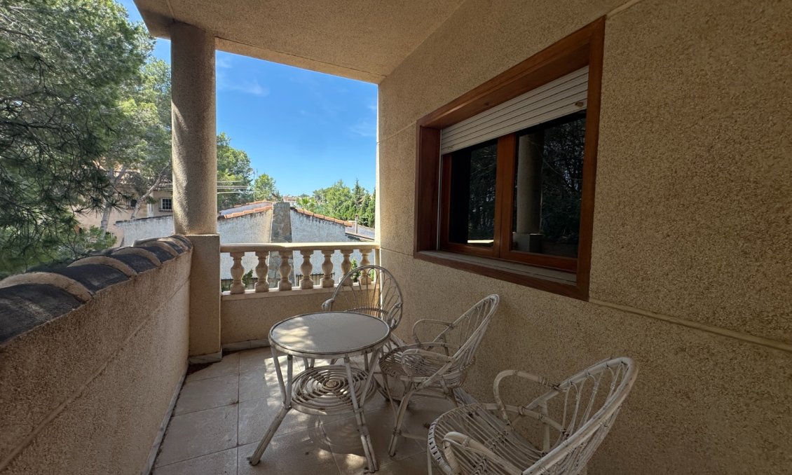 Resale - Villa -
Torrevieja - Costa Blanca
